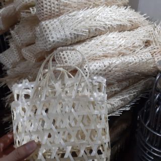 Giỏ đựng trứng (100c )