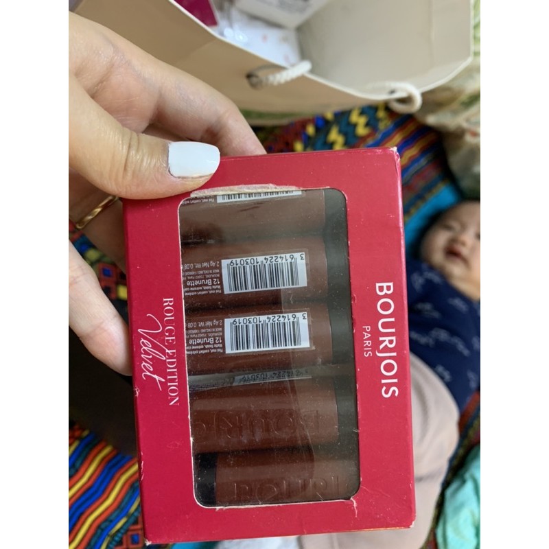 Son thỏi Bourjois màu 12 sang chảnh