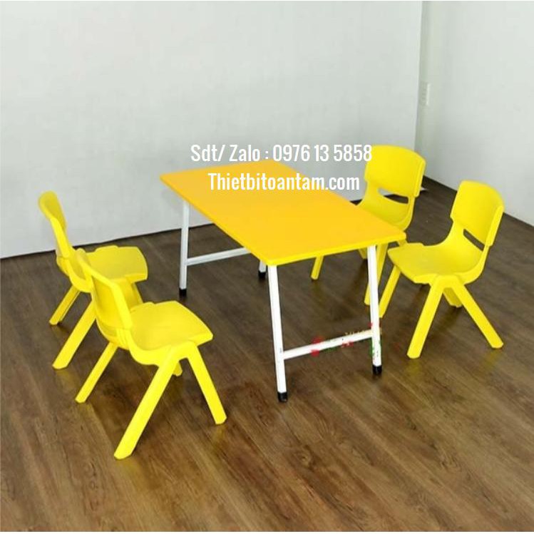Bàn nhựa chân gấp dành cho trường mầm non | BigBuy360 - bigbuy360.vn