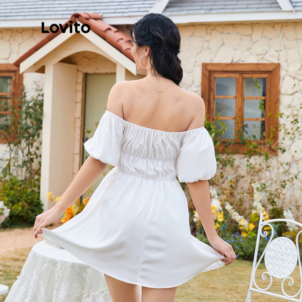 Đầm Lovito trễ vai tay phồng diềm xếp nếp màu trơn phong cách lãng mạn L12D11 (Màu trắng)