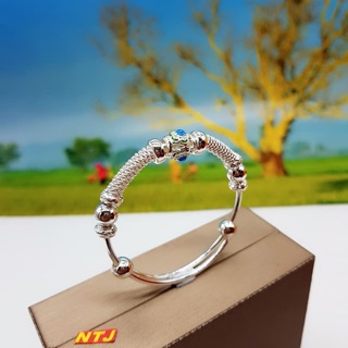 Lắc tay nõn hoa màu cho bé gái