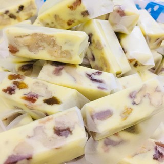 Hạt hạnh nhân túi 100g (Nhân Hạt hạnh nhân)