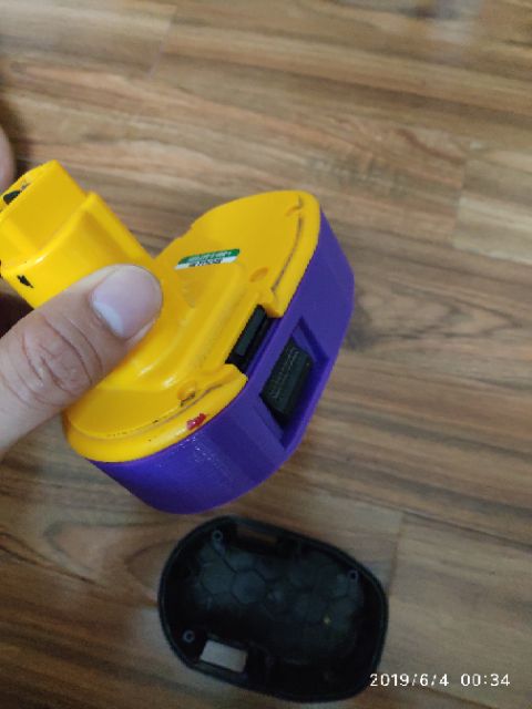 Miến chèn tăng chiều cao cho vỏ pin Dewalt 14.4V XRP để lắp 12 pin 18650