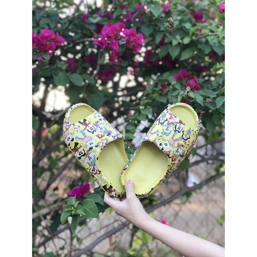 DÉP BÁNH MÌ MONKEYS AND DOGS