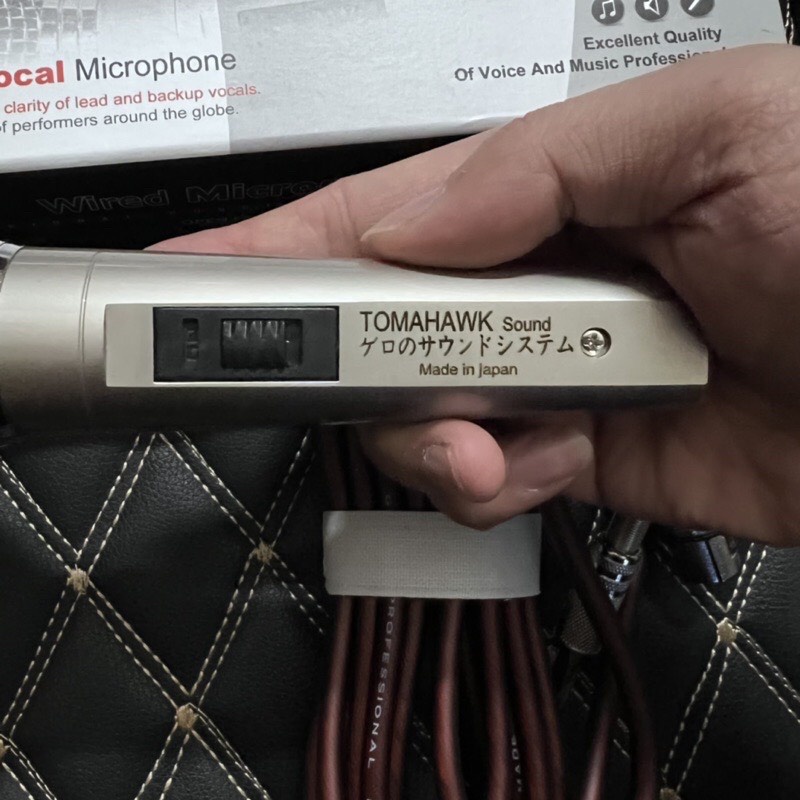Micro karaoke có dây cao cấp TOMAHAWK - hàng nhật Chính Hãng - chống hú , hút mic - new 2022