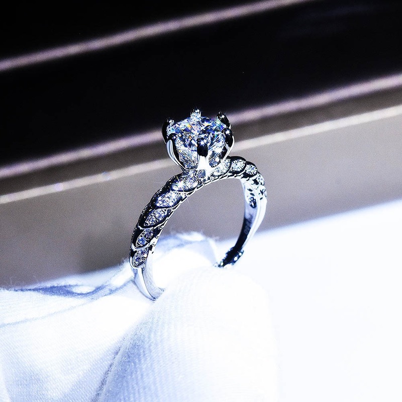 Nhẫn Mạ Bạc Đính Đá Sang Trọng Phong Cách Âu Mỹ Dành Cho Nữ