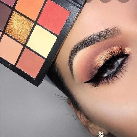 Bảng Mắt 9 Ô HUDA BEAUTY OBSESSIONS Eyeshadow Palette