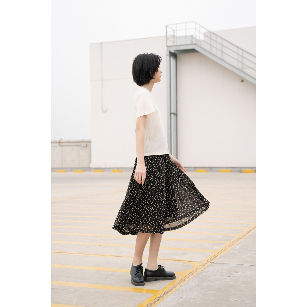 Chân váy xếp ly dài nữ MADLEN họa tiết lá phong chất chiffon | BigBuy360 - bigbuy360.vn