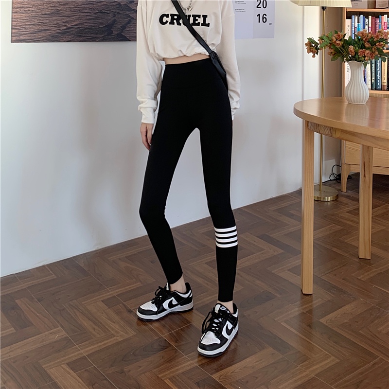 Quần legging lưng cao màu đen thiết kế ôm sát tôn dáng | BigBuy360 - bigbuy360.vn