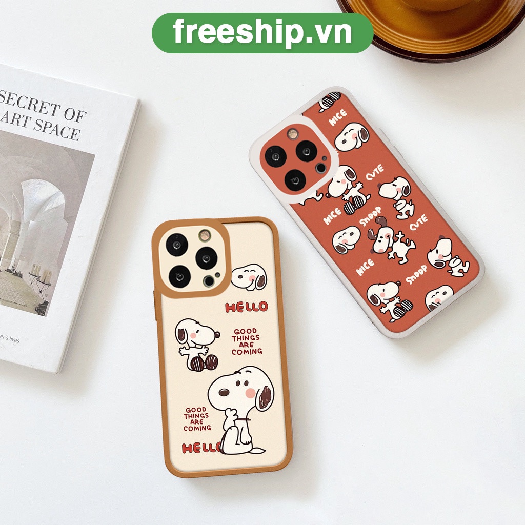 Ốp lưng iphone cạnh vuông lỗ camera snoopy hello 6/6plus/7/7plus/8/8plus/x/xr/xs/11/12/13/pro/max/plus/promax