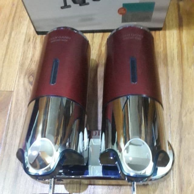 Hộp đôi (450mlx2) đựng nước rửa tay treo tường màu đỏ | BigBuy360 - bigbuy360.vn