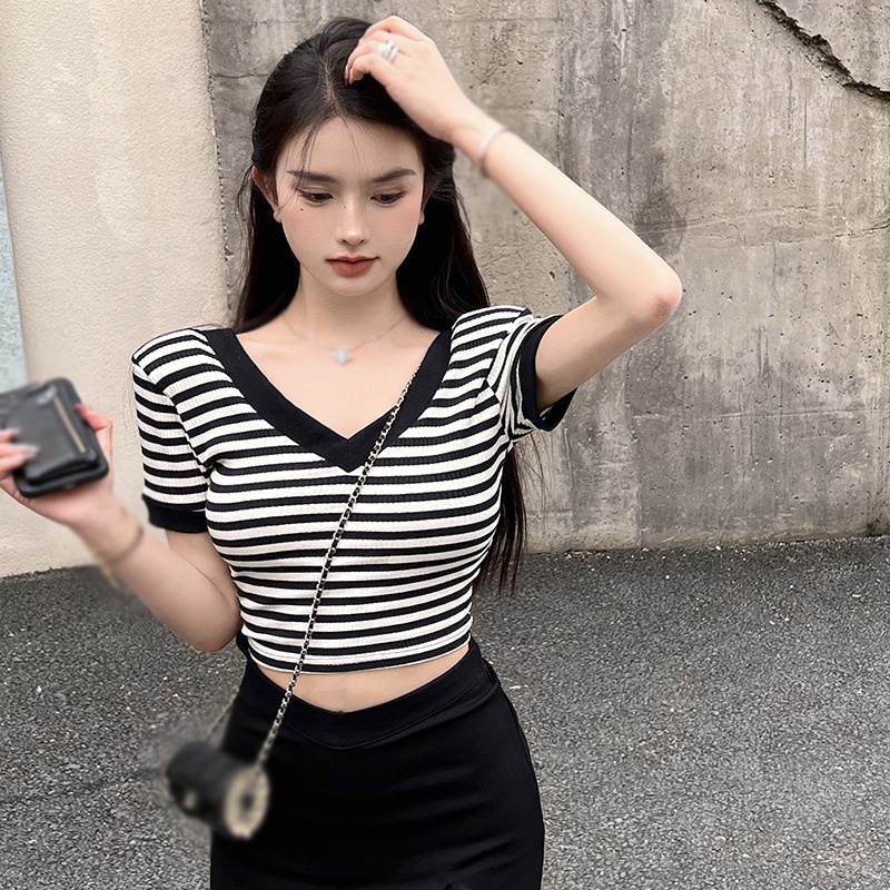 Áo Croptop Dệt Kim Tay Ngắn Cổ Chữ V Hoạ Tiết Kẻ Sọc Thời Trang Mùa Hè Cho Phái Nữ