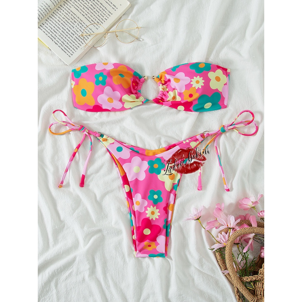 Bikini 2 Mảnh Hoa Nhí Quay Ngực Phối Khoen Độc Đáo Hot Trend