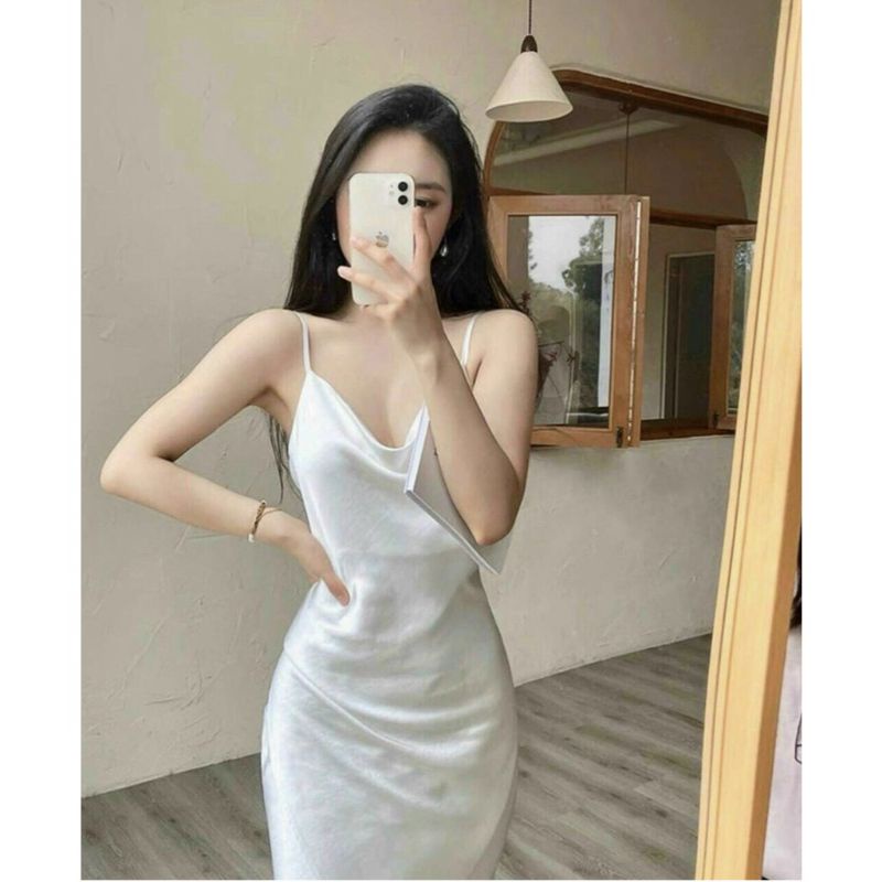 Đầm Lụa Hai Dây Cổ Đổ Xẻ Đùi Tôn Dáng
