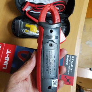 Đồng hồ vạn năng UNI-T 210D