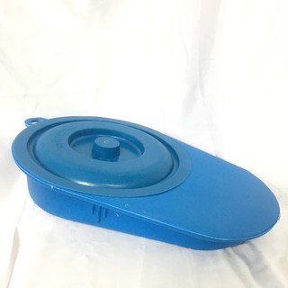 Bô vệ sinh nữ nằm trên giường dành cho bệnh nhân