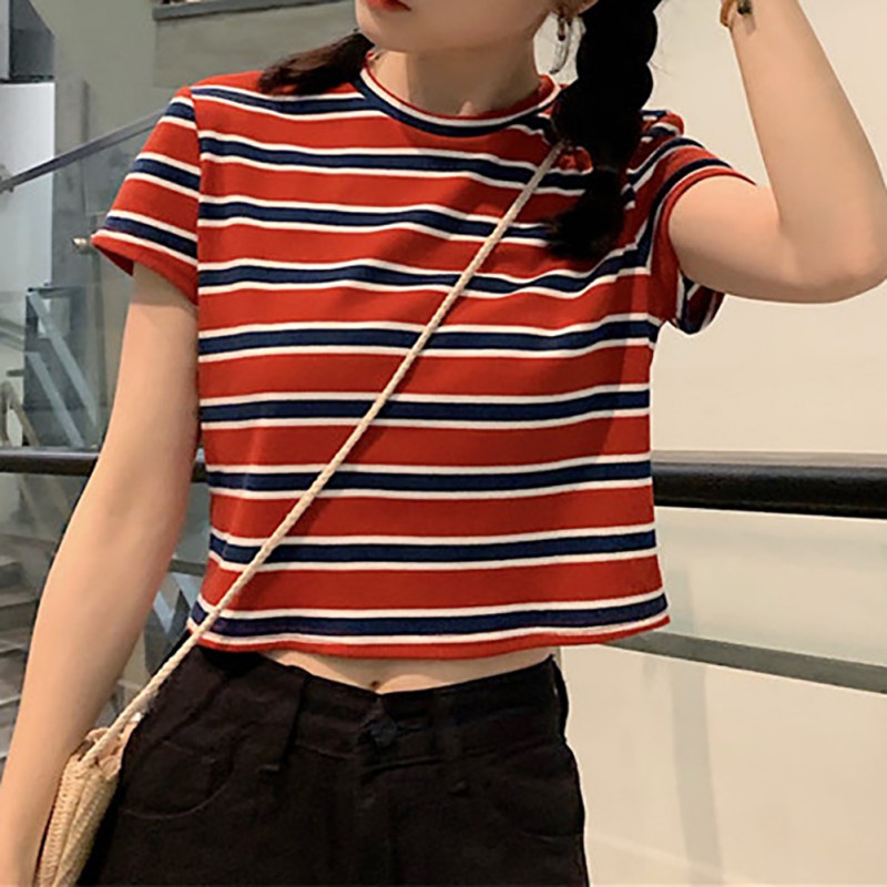 Áo Croptop tay ngắn hoạ tiết kẻ sọc cho phái nữ