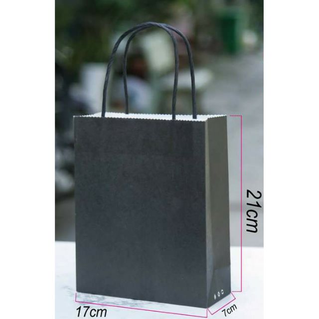 50 túi giấy kraf đen trơn kích thước 21cm x 17cm x 7cm