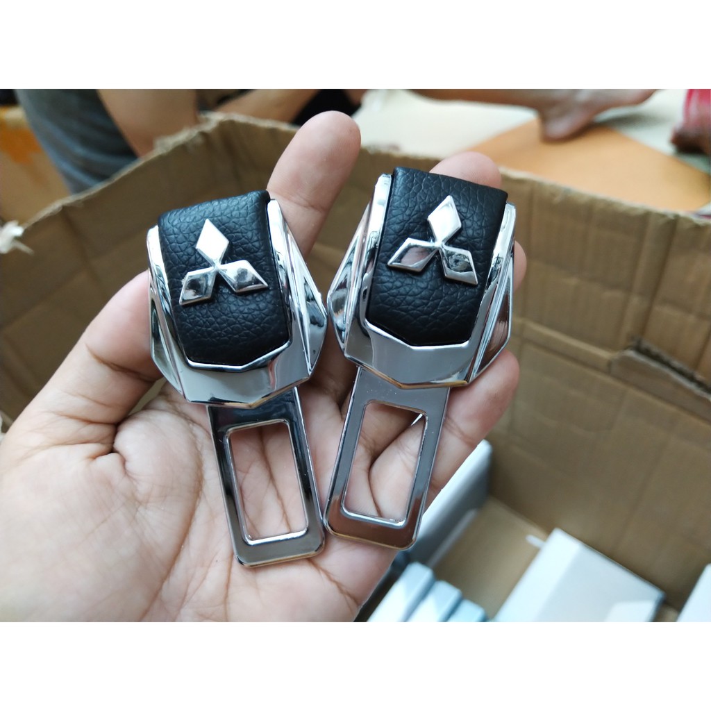 BỘ 2 CHỐT NGẮT CHUÔNG ĐAI AN TOÀN OTO HÃNG MITSUBISHI