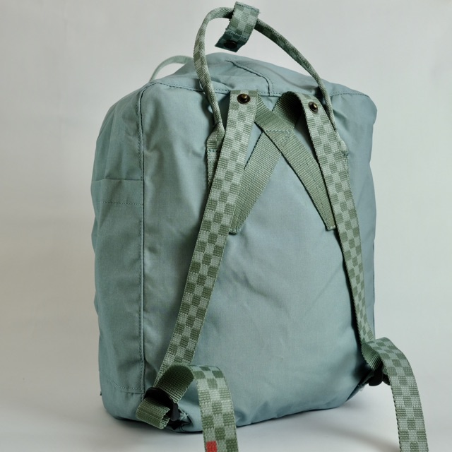 Balo Kanken Classic Fjallraven - Frost green/chess pattern 16L 27x38x13cm