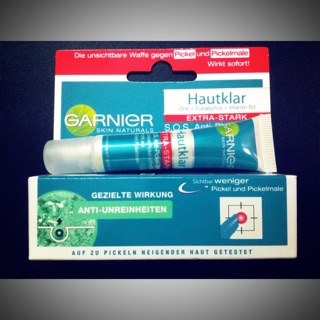 Bút chấm mụn Trứng cá Garnier Đức