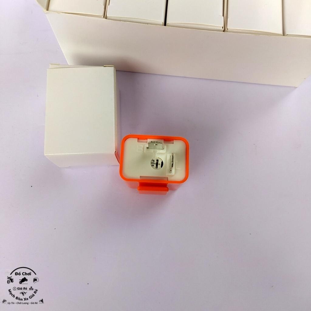 Cục chớp xi nhan, Rơ le xi nhan điện tử chỉnh tốc độ nháy nhanh chậm