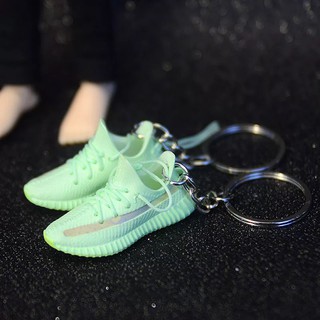Móc khóa giày sneaker 3D  Yeezy Boost 350 V2 - 1 chiếc