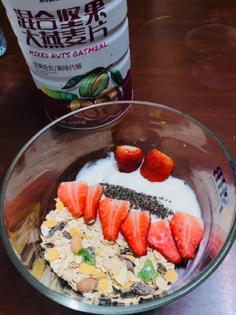 Combo 2 hộp ngũ cốc mix hạt và hoa quả hộp to 1080gr