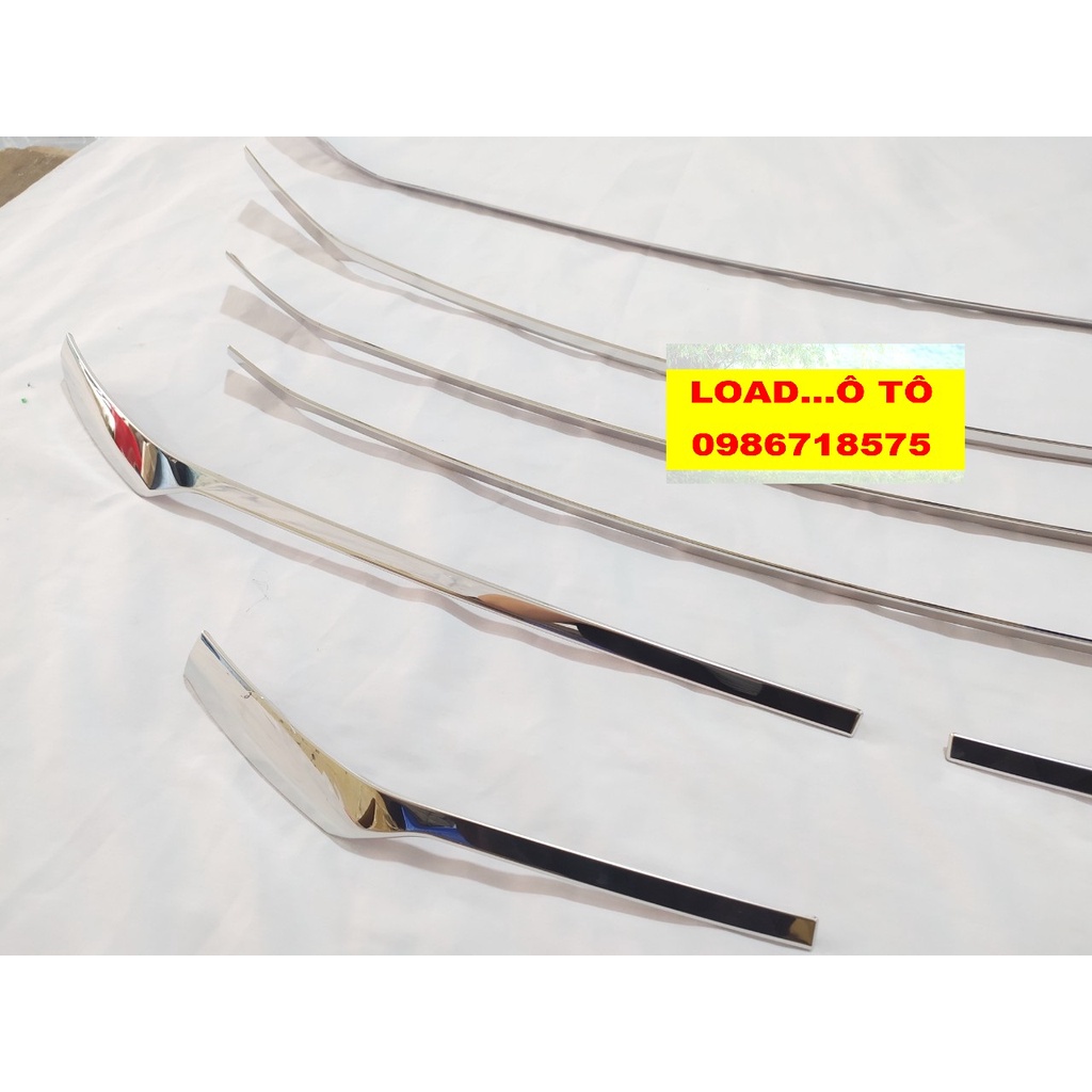 Ốp Trang Trí Calang Xe Toyota AVANZA 2022-23 Mẫu Inox Sáng Bóng Cao Cấp