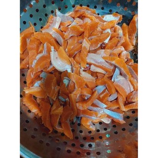 XÚC XÍCH CÁ HỒI 500G