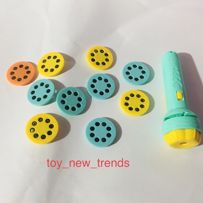 Đồ chơi, đèn pin chiếu hình cho bé. Hàng chất lượng- hộp sẵn 1 đèn và thẻ hình khác nhau , giúp trẻ thông minh hơn