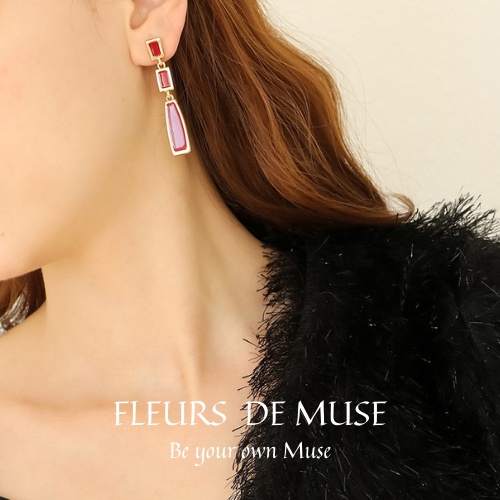 Khuyên tai kim bạc viền mạ vàng màu đỏ nổi bật Fleurs de Muse