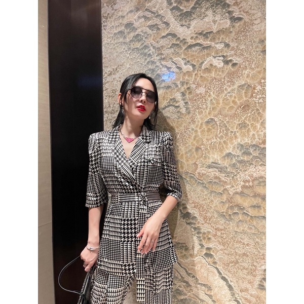 Bộ đồ công sở cho nữ gồm áo vest tay lỡ và quần dài dáng baggi hoạ tiết kẻ đen trắng hàng quảng châu cao cấp