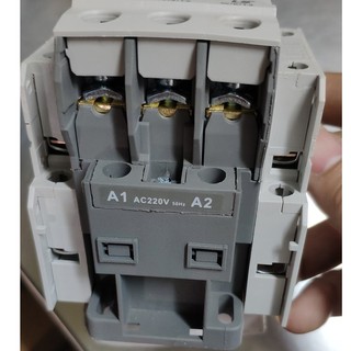Khởi động từ MC 32A