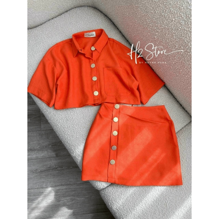 SALE TP SÉT TUYẾT MƯA ÁO SƠ MI CROPTOP PHỐI VÁY NGẮN CÙNG MÀU THIẾT KẾ HÀNG NÚT TRẺ TRUNG XINH ĐẸP UP