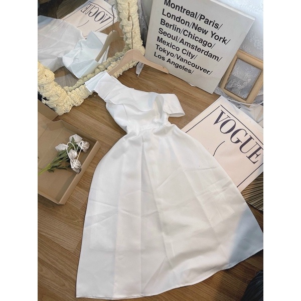 ĐẦM MIDI TRẮNG LỆCH VAI BÈO