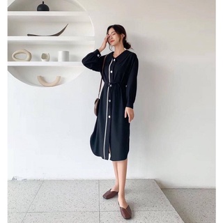 Đầm đen viền trắng siêu sang