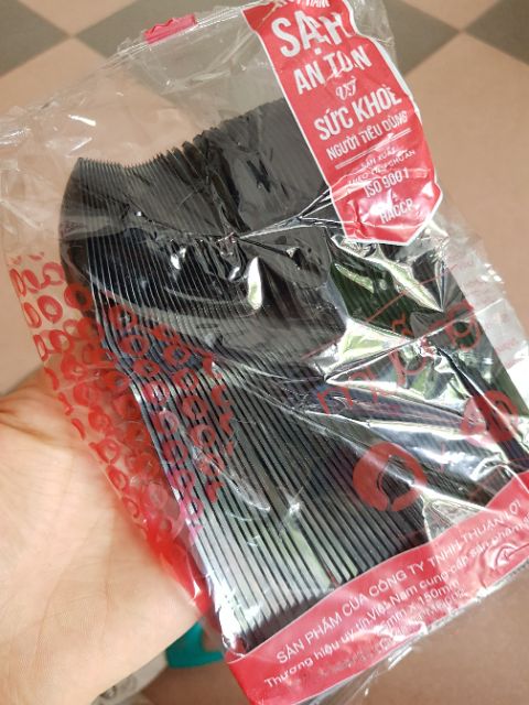 50 Thìa nhựa đen cao cấp dùng 1 lần