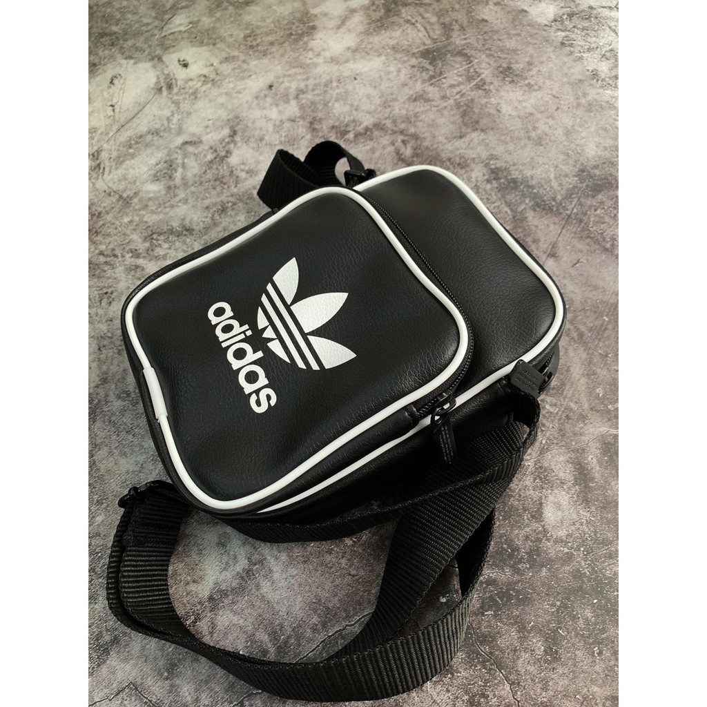 Túi Đeo Chéo Adidas Đen Vintage Mini Bag Classic Black Full Tag Code | BigBuy360 - bigbuy360.vn