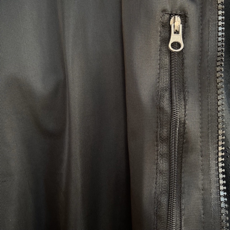 Áo khoác Tubi 2 Mặt Nón Rời  Màu Xanh Đen