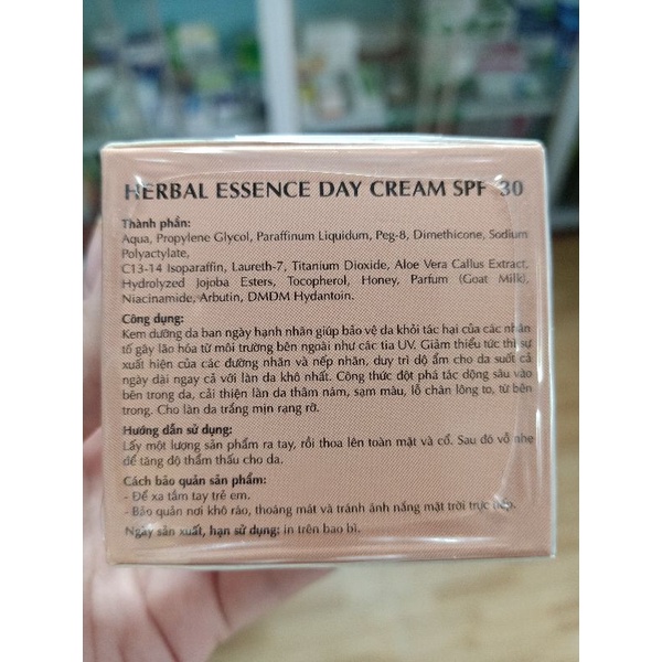 Kem dưỡng da ban ngày hạnh nhân ,cao nám, cao mụn  Almonds