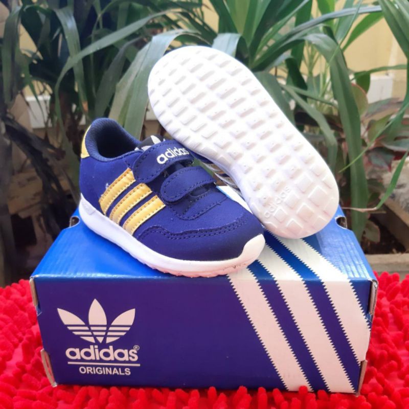 Giày Thể Thao Adidas Thời Trang Năng Động Cho Bé