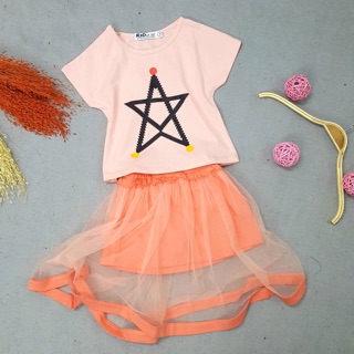 Set áo croptop in hình sao kèm chân váy lưới cho bé gái