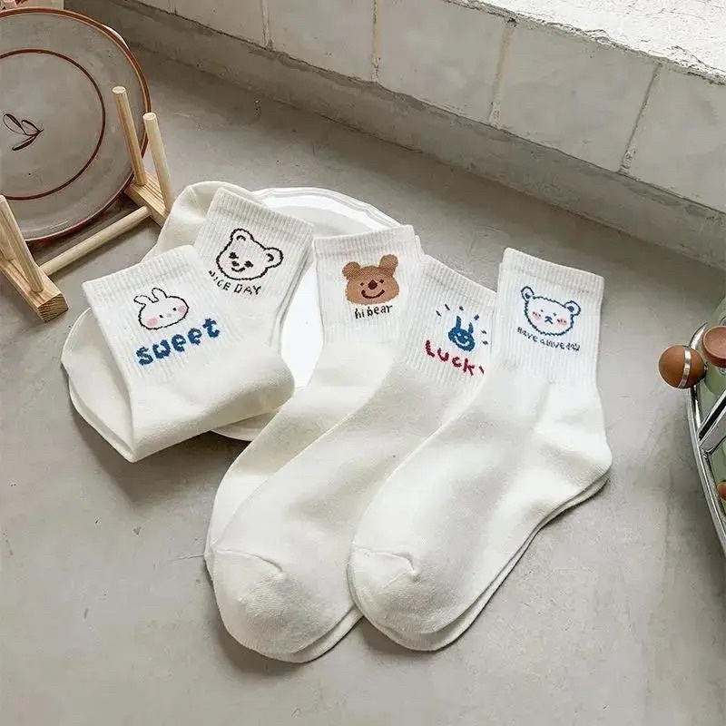 Tất Lolita Nam Nữ Unisex màu trắng cao cổ hoạ tiết hình gấu, vớ nữ dễ thương cute chất liệu cotton phong cách Hàn Quốc