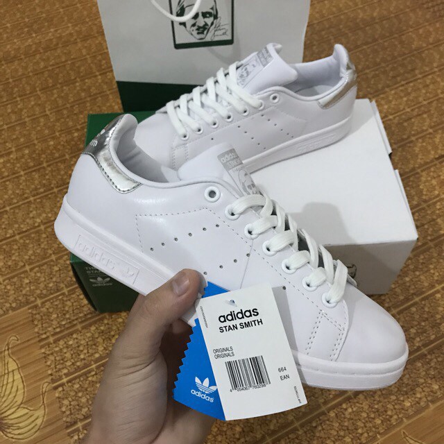 2020Giày stan smith gót mầu bạc