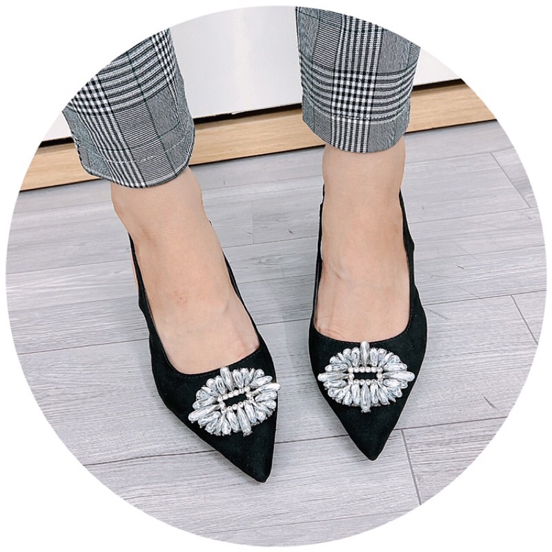 Giày sandal mũi nhọn da lộn đá bầu trắng gót tam giác 6cm