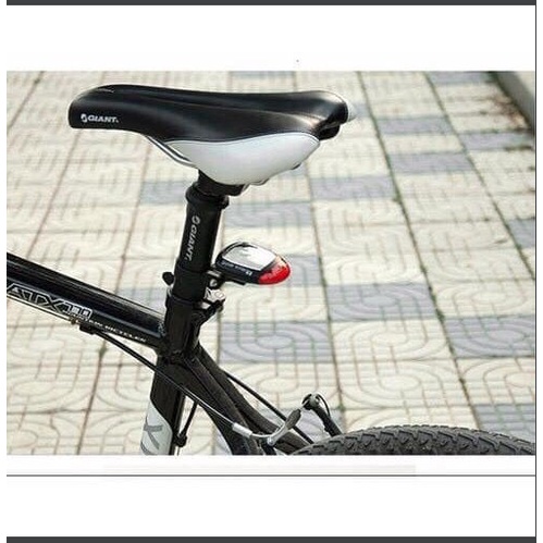 Đèn hậu xe đạp đèn cảnh báo năng lượng mặt trời 3 chế độ sáng