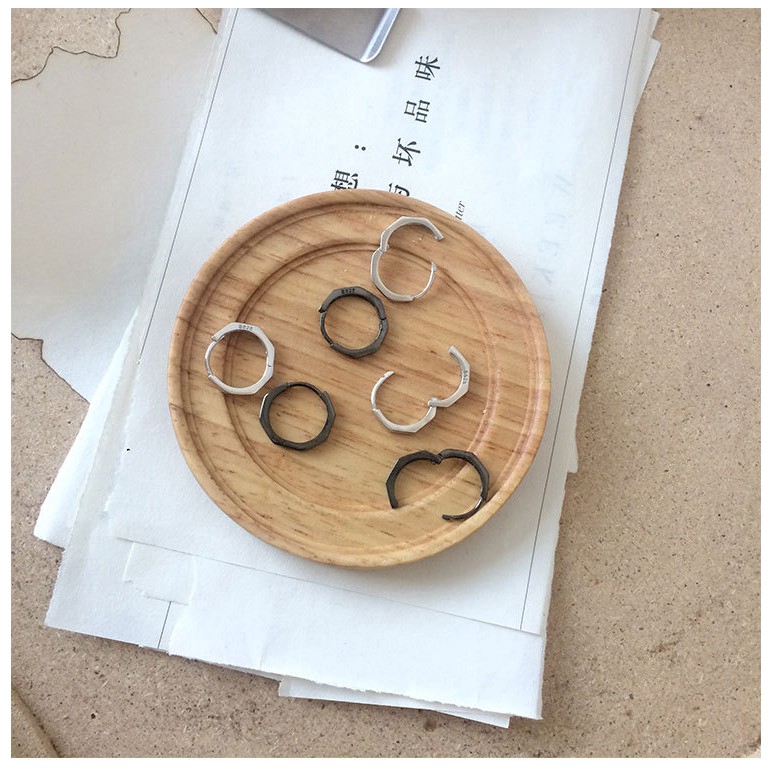 Bông tai xỏ hình tròn màu đen/bạc thời trang Unisex