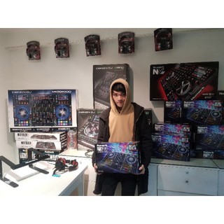 Bàn DJ Numark Party Mix