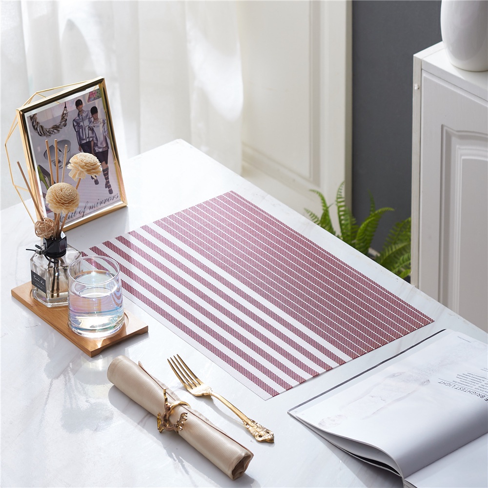 Tấm lót bàn ăn bằng nhựa PVC dày dặn Z11